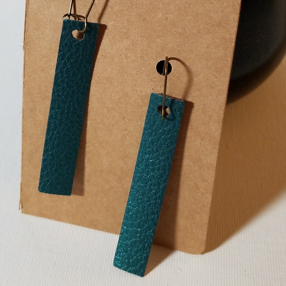 Pleather Drop 25 Earrings Handmade 11$